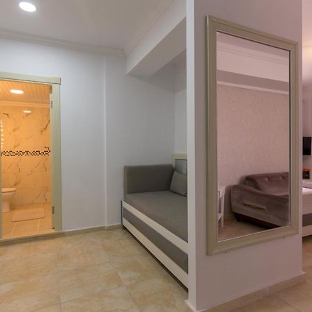 Phoenicia Holiday Resort Mamaia Exterior photo