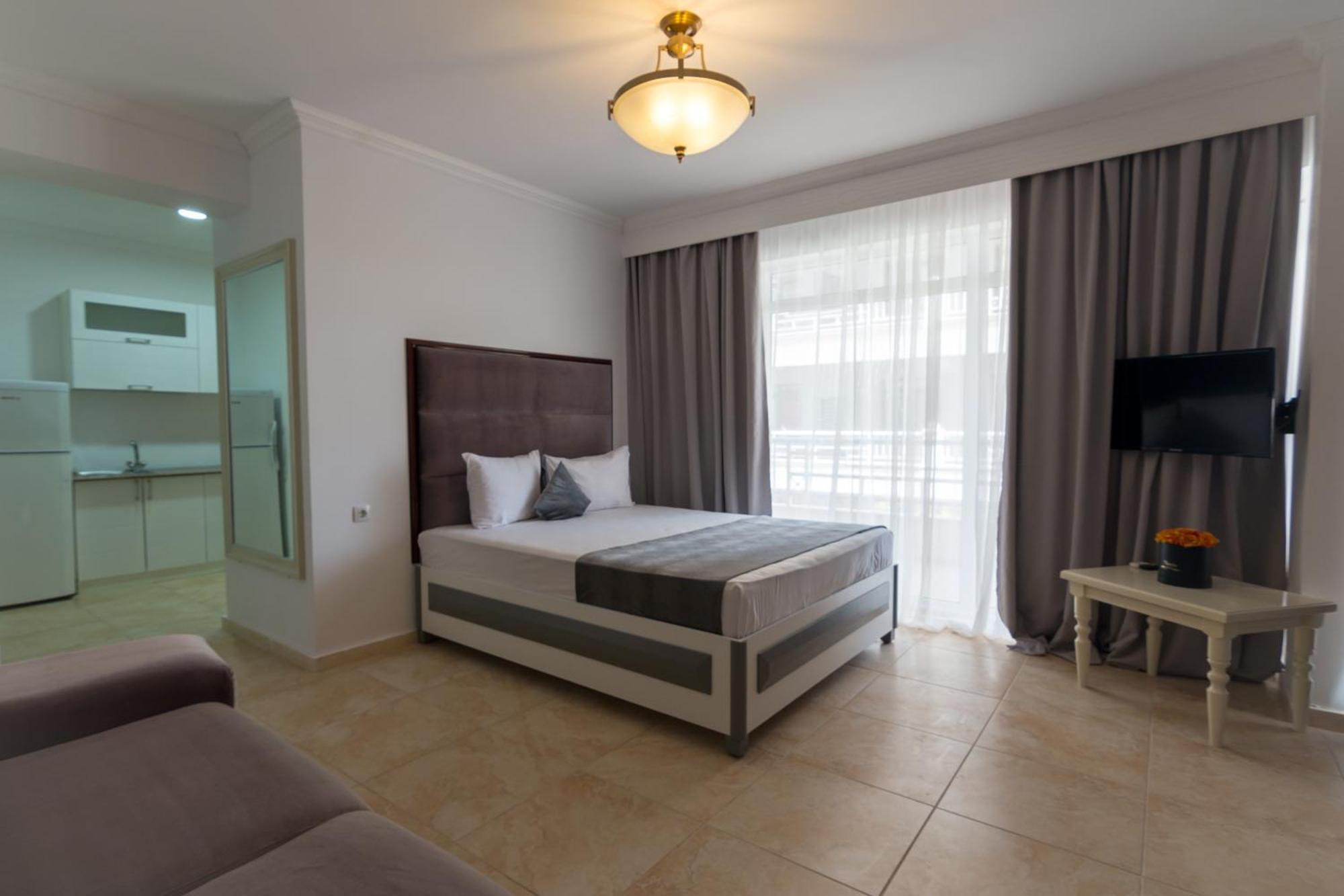 Phoenicia Holiday Resort Mamaia Exterior photo